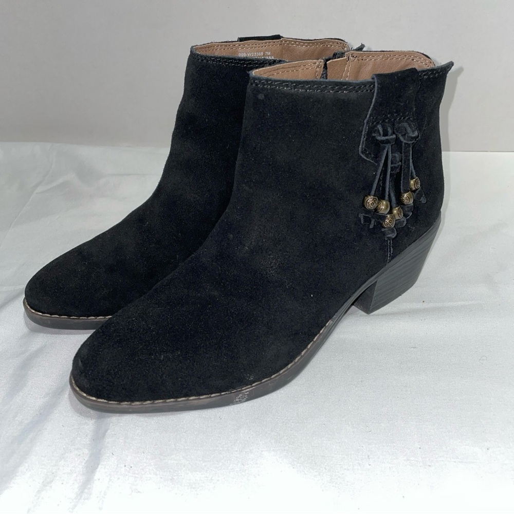White Mountain Black Suede Ankle Booties with Tassel Charm